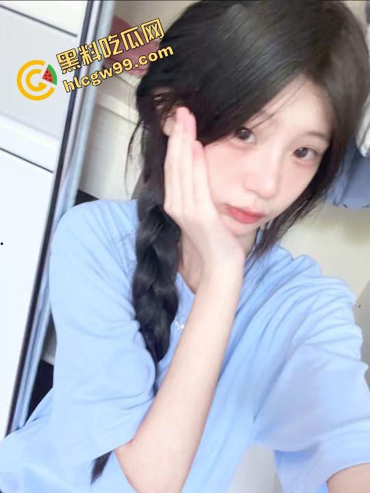 陕西艺术职业甜妹反差婊【庄可怡】厕所骚私拍露出嫩乳，腰眼白臀暴力输出嫩逼娇喘，独家曝光流出！-3