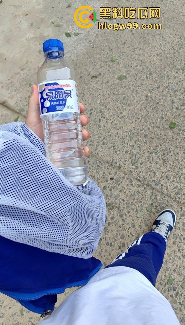 上海退役男大炮王战绩曝光 三年33个嫩妹 固定女M还不够 月抛嫩妹炮友不重样 这日子简直活成神！-5